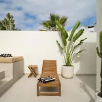 Urban Chill Private Pool By Holidays *