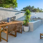 Urban Chill Private Pool By Holidays Apartmán