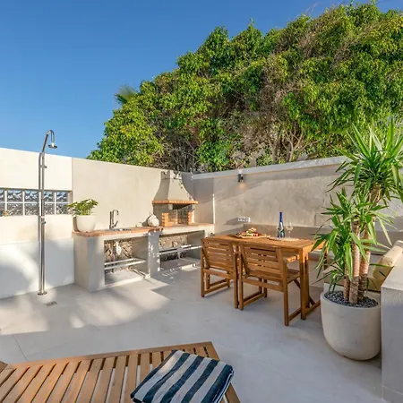 Urban Chill Private Pool By Holidays Apartment *