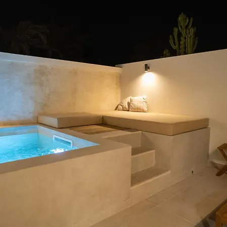Apartment Urban Chill Private Pool By Holidays