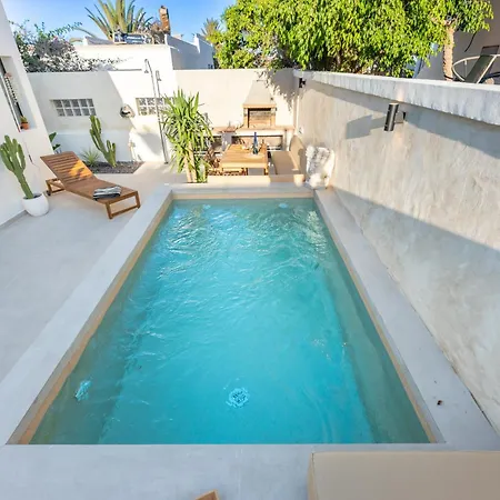 Urban Chill Private Pool By Holidays Apartment *