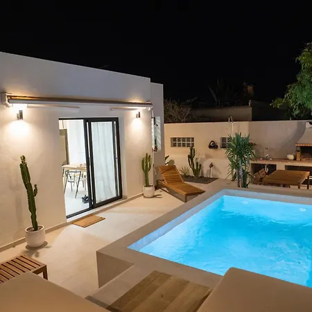 Apartment Urban Chill Private Pool By Holidays