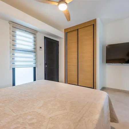 Διαμέρισμα Urban Chill Private Pool By Holidays Κοραλέχο