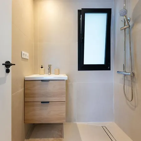 Urban Chill Private Pool By Holidays Διαμέρισμα Κοραλέχο