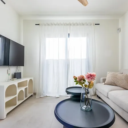 Apartment Urban Chill Private Pool By Holidays
