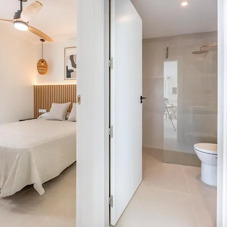 Urban Chill Private Pool By Holidays Κοραλέχο