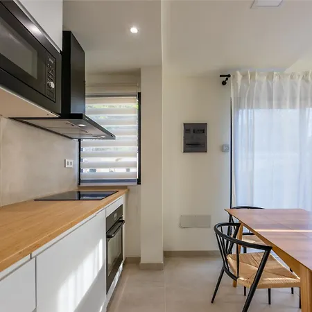 Apartment Urban Chill Private Pool By Holidays