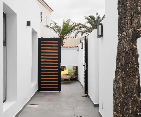 Urban Chill Private Pool By Holidays Апартаменты Коральео