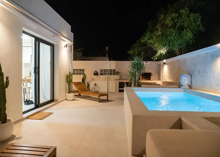 Апартаменты Urban Chill Private Pool By Holidays Коральео