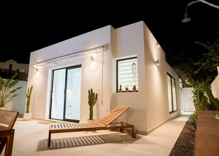 Urban Chill Private Pool By Holidays Апартаменты *